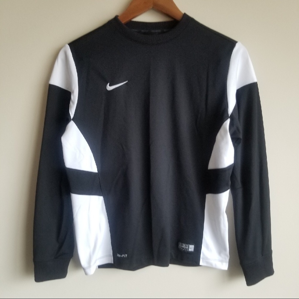 Nike Boys White and Black Dri-Fit Size Large